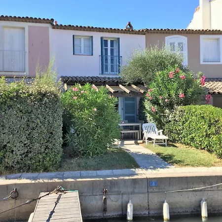Maison Bleu Grimaud